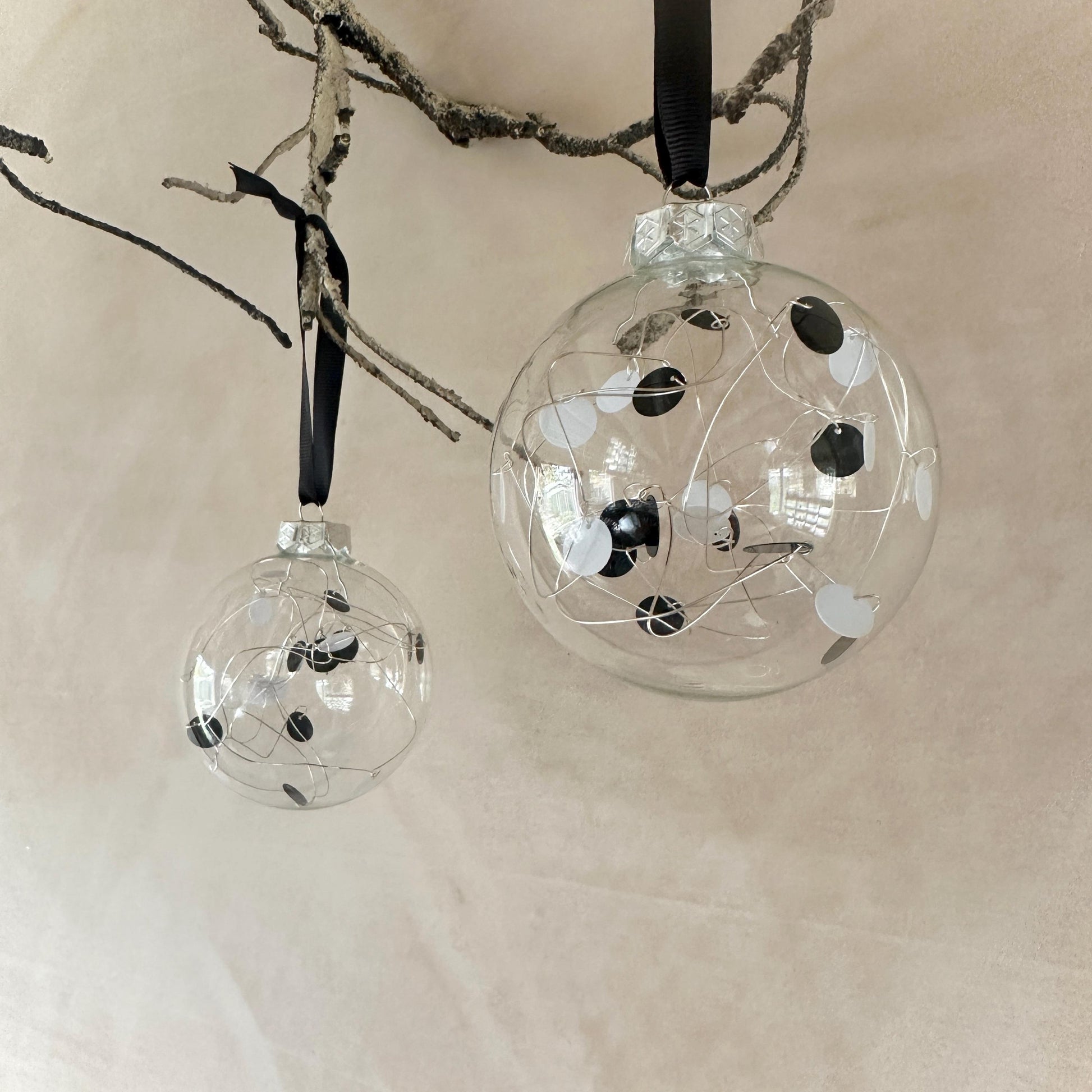 Monochrome Christmas Decor - Black and White Ball - Bauble Set of 6