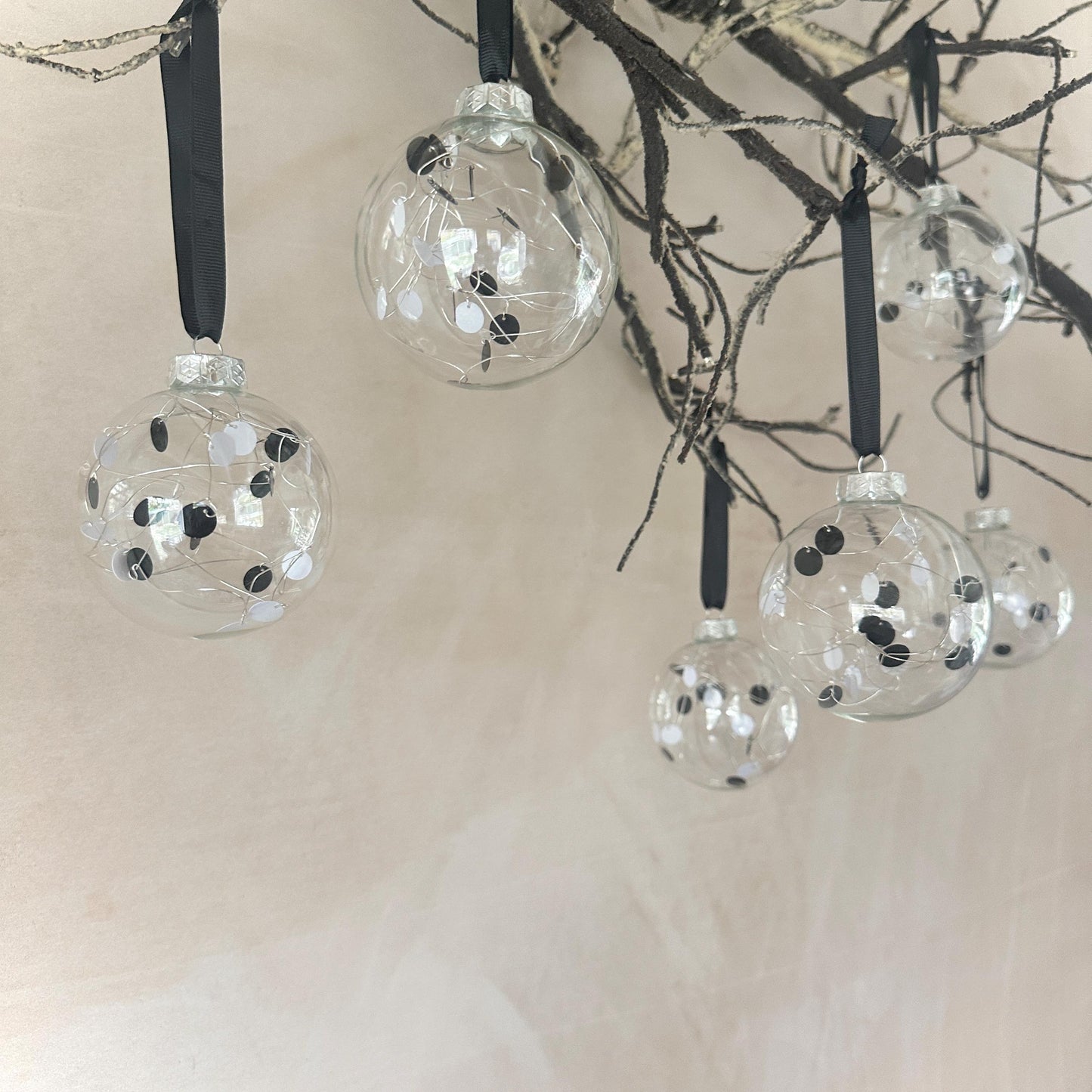 Monochrome Christmas Decor - Black and White Ball - Bauble Set of 6