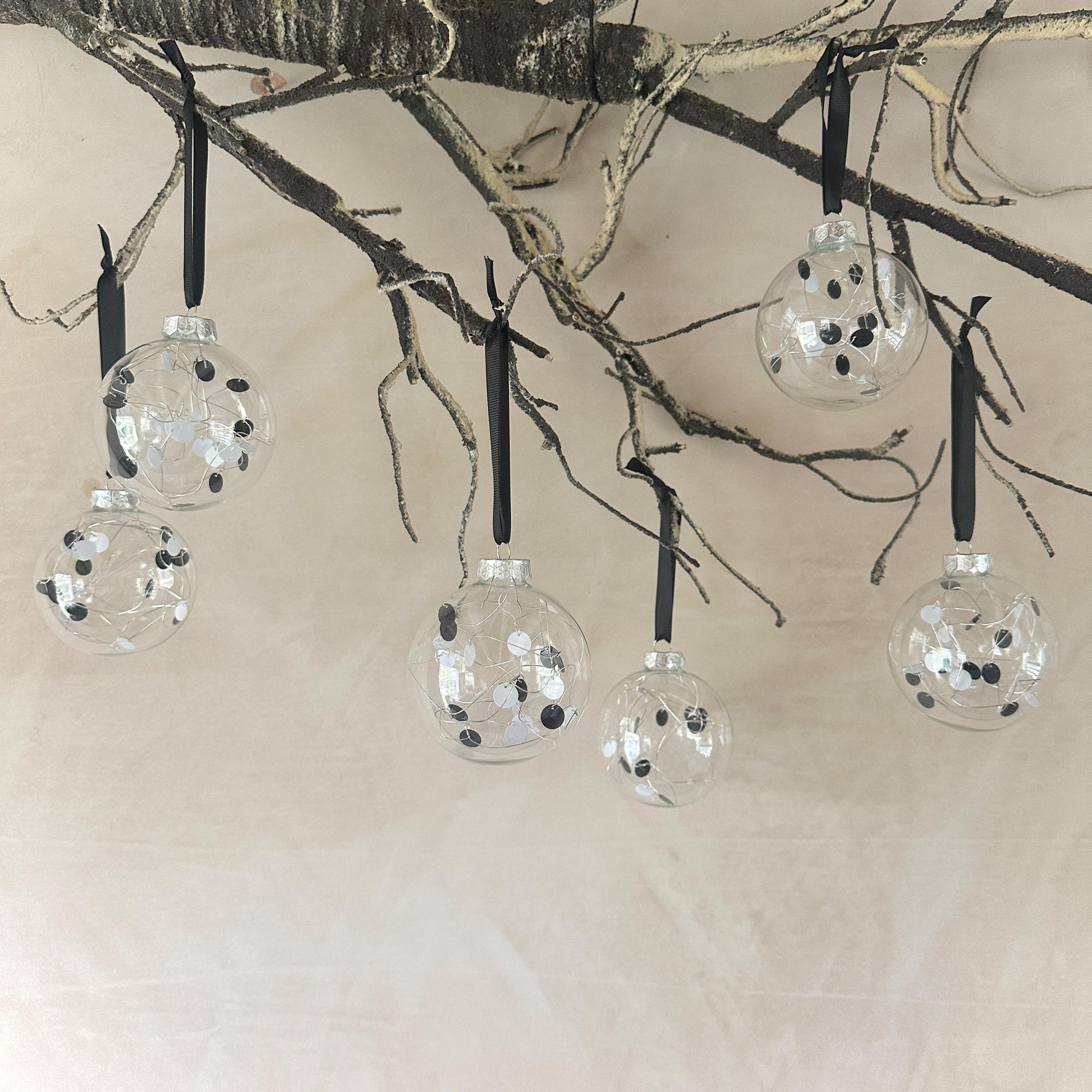 Monochrome Christmas Decor - Black and White Ball - Bauble Set of 6