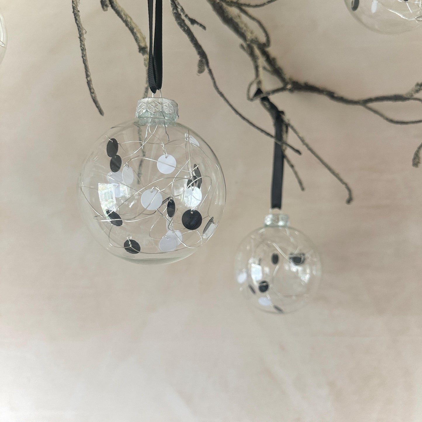 Monochrome Christmas Decor - Black and White Ball - Bauble Set of 6