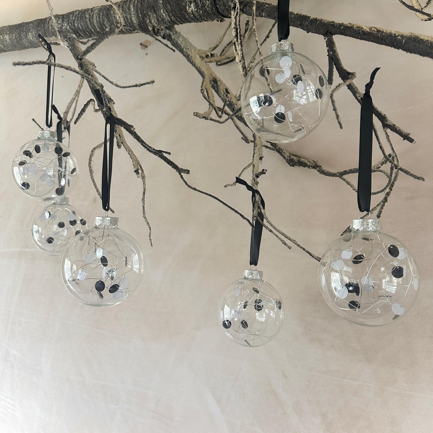 Monochrome Christmas Decor - Black and White Ball - Bauble Set of 6