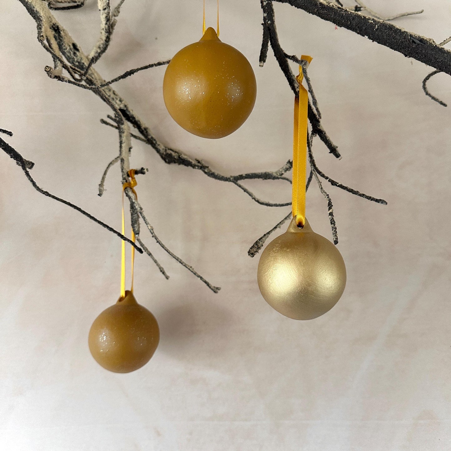 Set of 6 Baubles - Holiday Decor - Gold Bauble - Bauble Set - Christmas Ball - Tree Decor